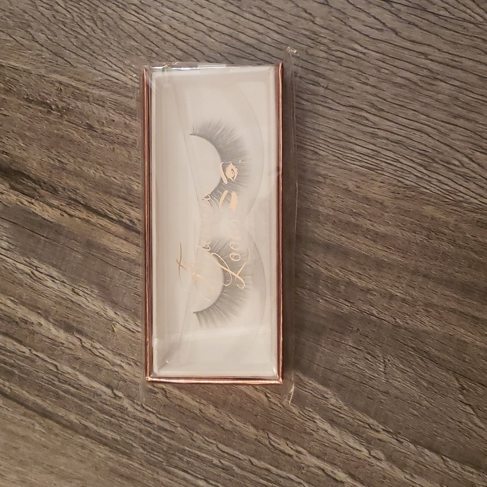 Flirtacious Looks Lashes - Charmer